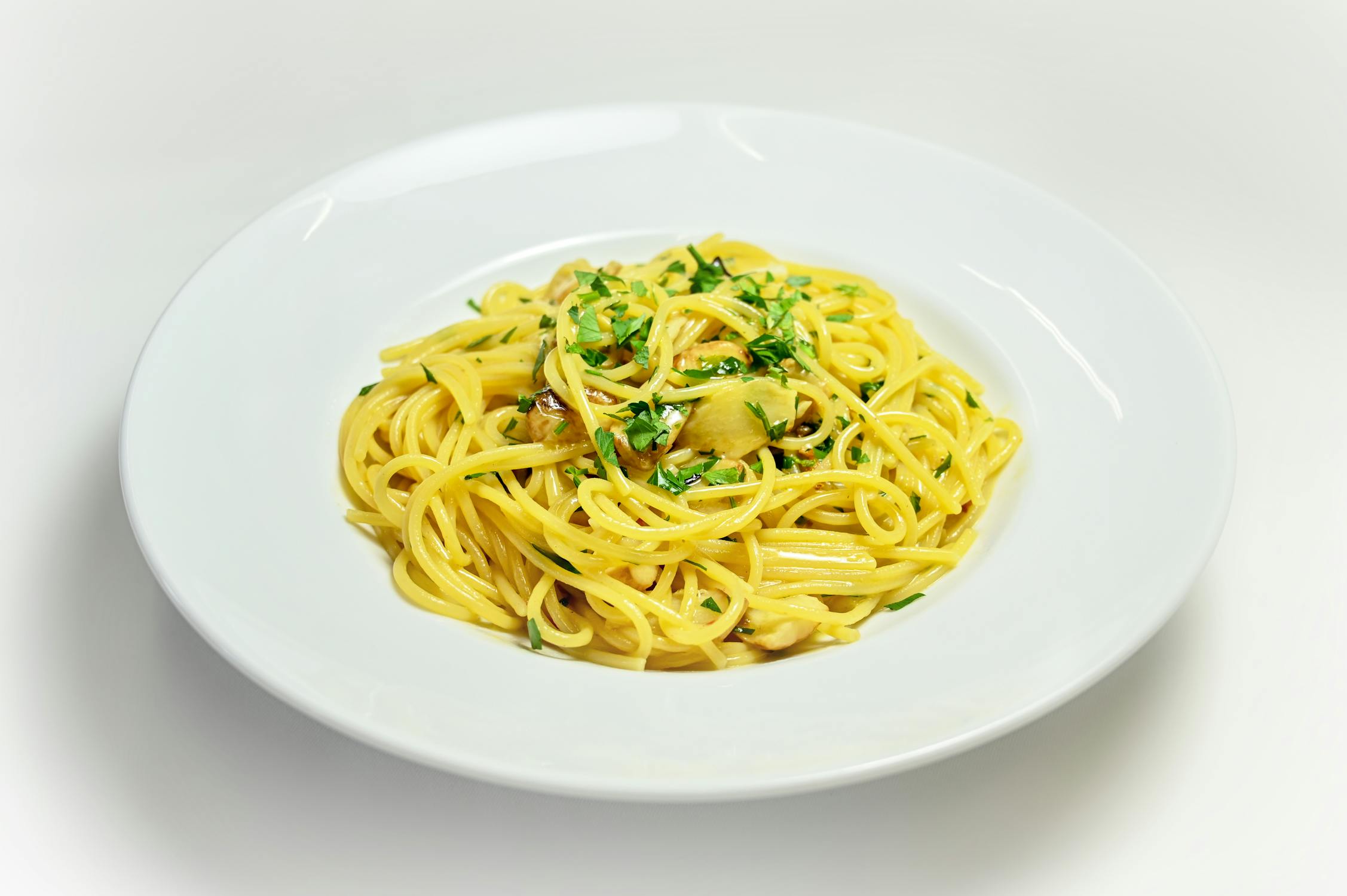 Spaghetti Aglio e Olio: A Simple 10-Minute Meal