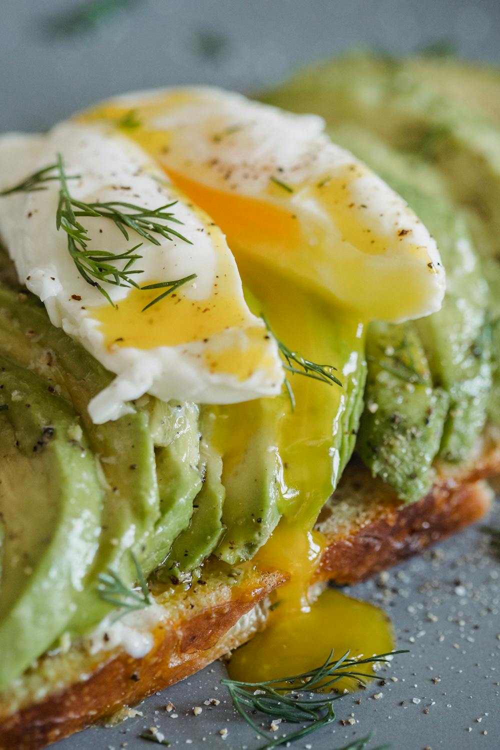 Avocado Toast with Poached Egg: A Healthy Start